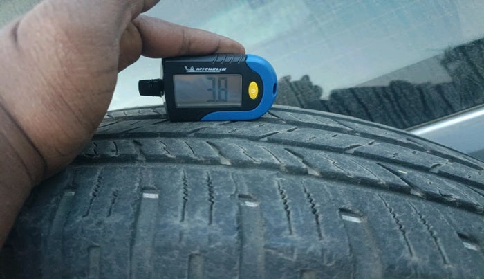 2014 Tata Safari 4X2 LX DICOR 2.2 VTT, Diesel, Manual, 85,186 km, tyre