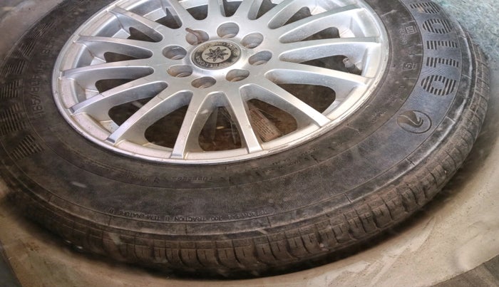 2013 Maruti Ritz VXI, Petrol, Manual, 1,00,106 km, tyre