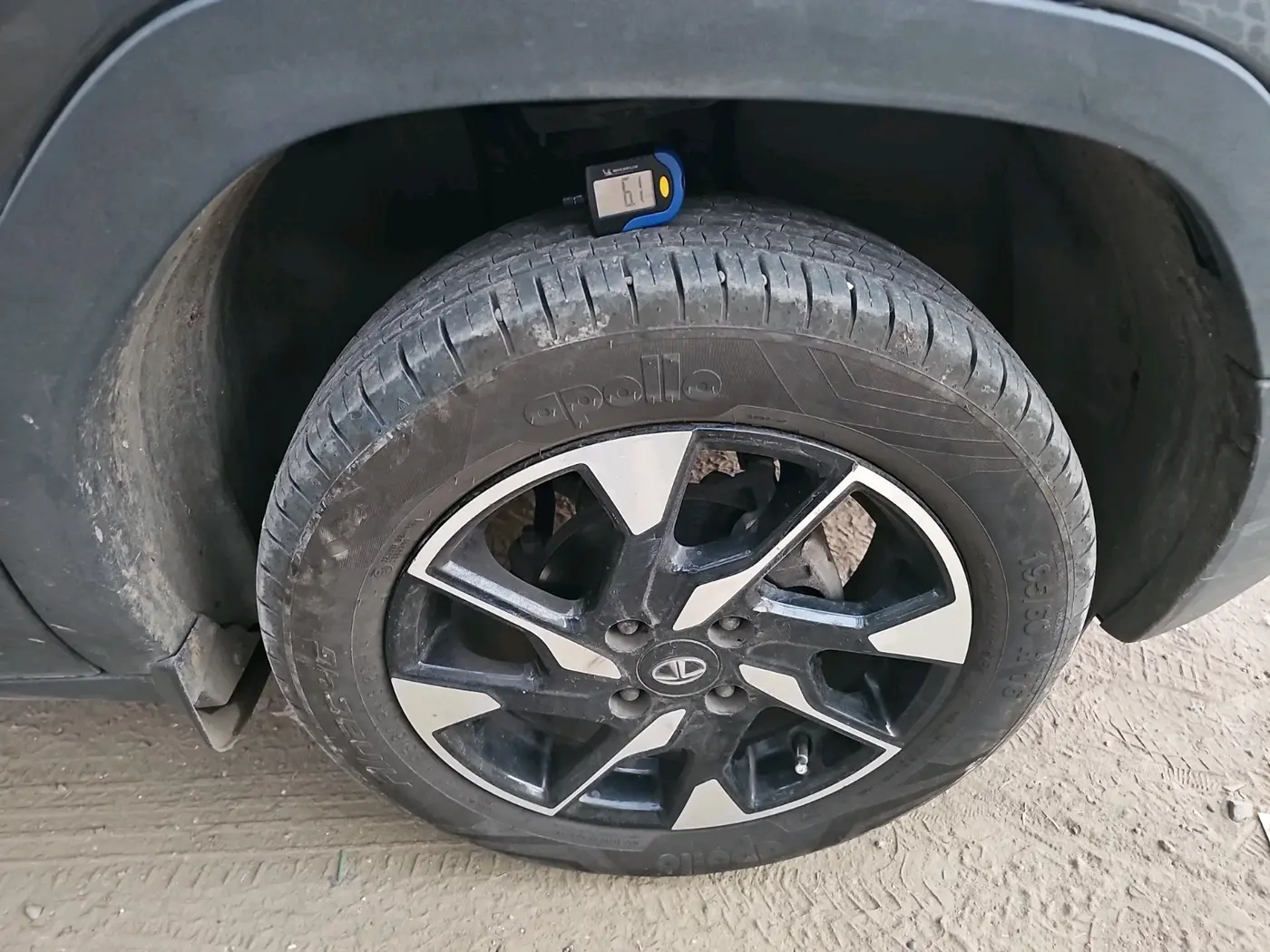 2022 Tata PUNCH CREATIVE  MT, Petrol, Manual, 45,609 km, tyre