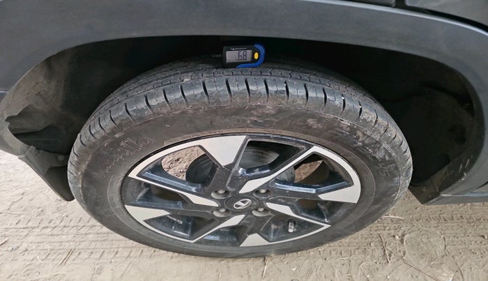 2022 Tata PUNCH CREATIVE  MT, Petrol, Manual, 45,609 km, tyre