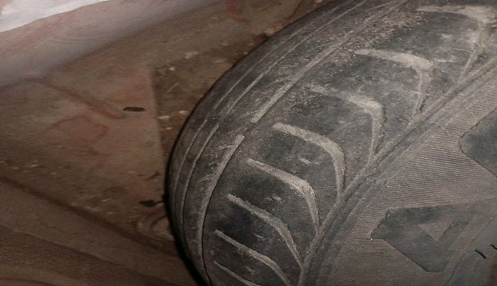 2011 Volkswagen Polo TRENDLINE 1.2L PETROL, Petrol, Manual, 1,18,699 km, tyre