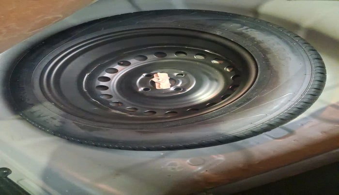 2019 Hyundai Verna 1.6 VTVT SX + AT, Petrol, Automatic, 48,286 km, tyre