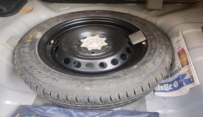 2016 Hyundai Xcent SX 1.2, Petrol, Manual, 1,10,457 km, tyre