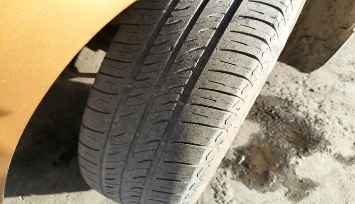 2014 Hyundai Grand i10 MAGNA 1.1 CRDI, Diesel, Manual, 1,82,080 km, tyre