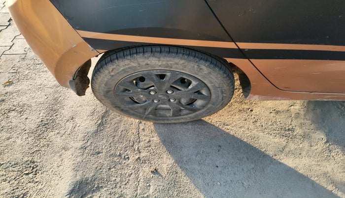 2014 Hyundai Grand i10 MAGNA 1.1 CRDI, Diesel, Manual, 1,82,080 km, tyre