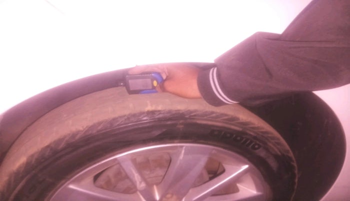 2014 Volkswagen Polo HIGHLINE1.5L, Diesel, Manual, 89,672 km, tyre