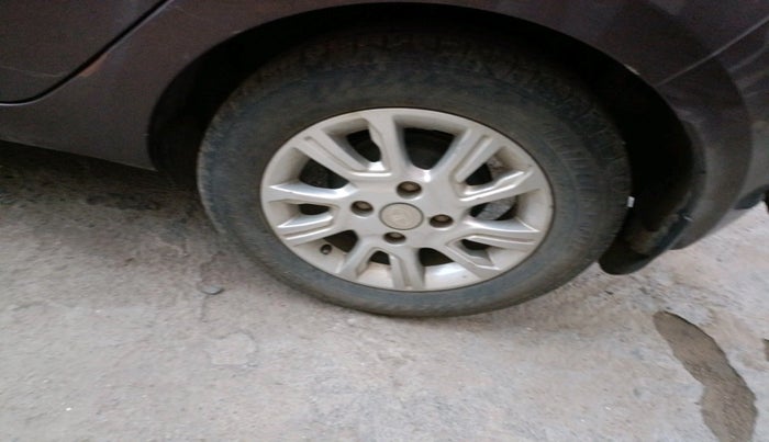 2017 Tata Tiago XZ PETROL, Petrol, Manual, 79,402 km, tyre