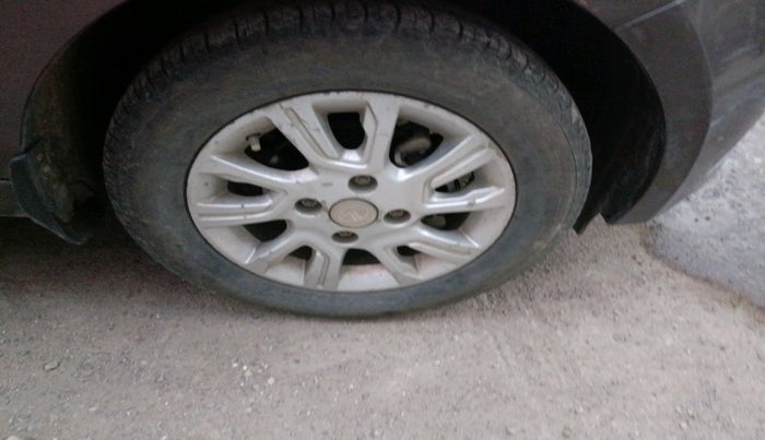 2017 Tata Tiago XZ PETROL, Petrol, Manual, 79,402 km, tyre