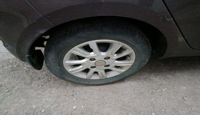 2017 Tata Tiago XZ PETROL, Petrol, Manual, 79,402 km, tyre