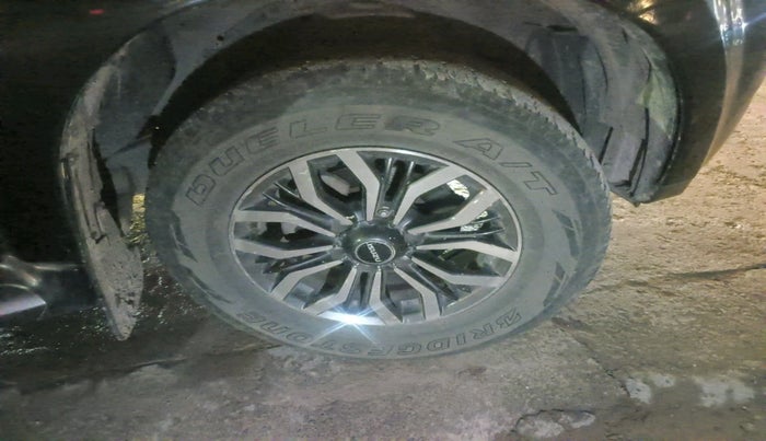 2018 ISUZU MU-X 4x2 AT, Diesel, Automatic, 1,72,000 km, tyre