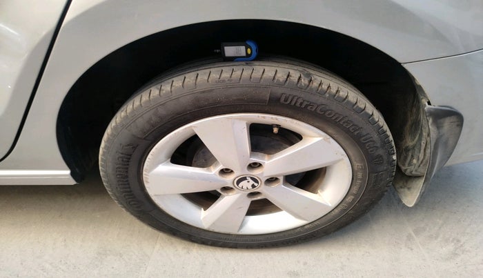 2015 Skoda Rapid 1.5 TDI CR ELEGANCE AT, Diesel, Automatic, 1,83,128 km, tyre