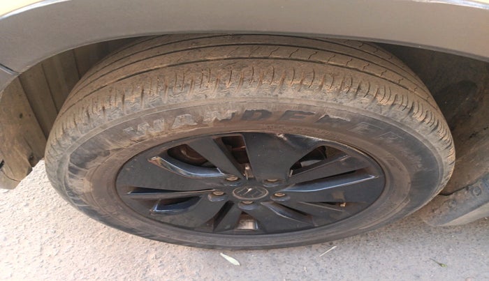 2017 Maruti Vitara Brezza VDI, Diesel, Manual, 1,32,362 km, tyre