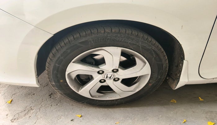 2016 Honda City 1.5L I-DTEC V, Diesel, Manual, 1,02,212 km, tyre