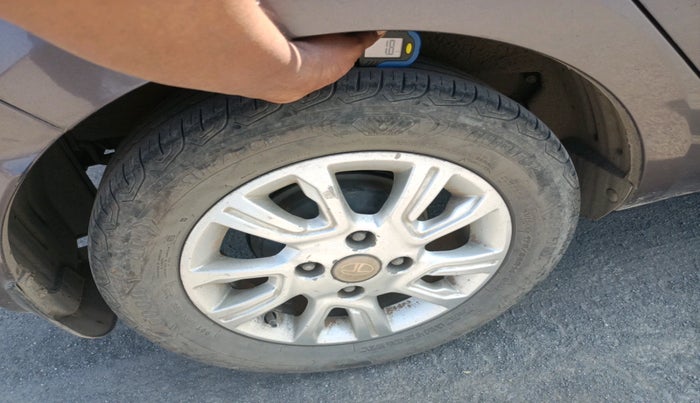 2017 Tata Tiago XZ PETROL, Petrol, Manual, 75,271 km, tyre