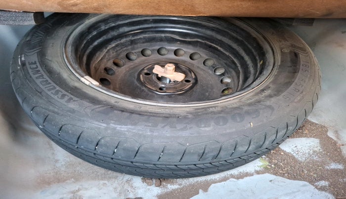 2023 Hyundai Verna SX 1.5 l MPI, Petrol, Manual, 33,729 km, tyre