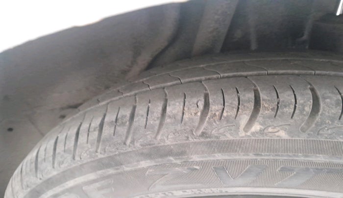 2015 Honda Amaze 1.2L I-VTEC S, Petrol, Manual, 92,500 km, tyre