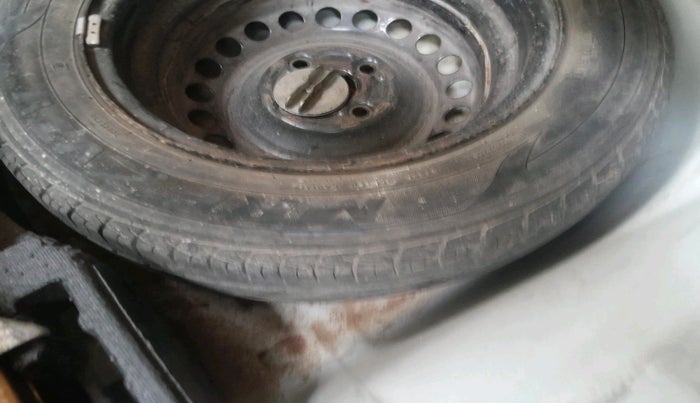 2015 Honda Amaze 1.2L I-VTEC S, Petrol, Manual, 92,500 km, tyre