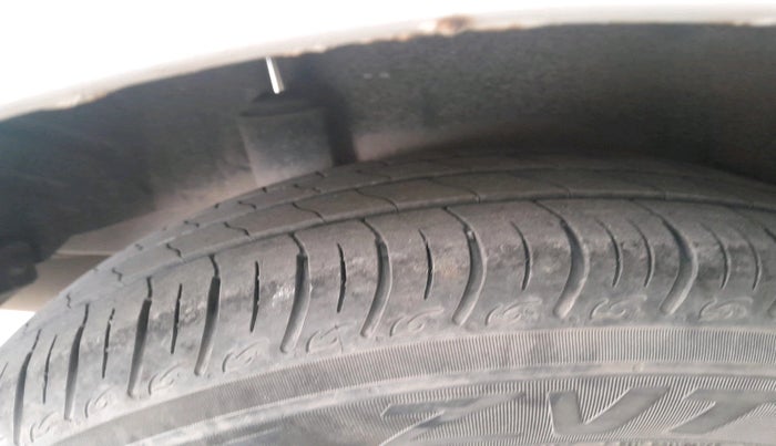 2015 Honda Amaze 1.2L I-VTEC S, Petrol, Manual, 92,500 km, tyre