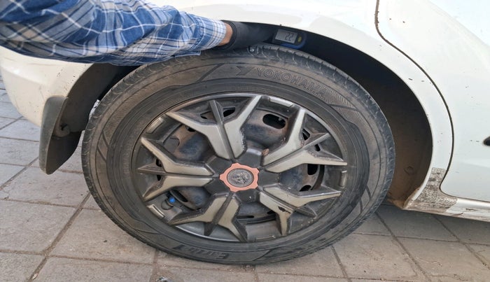 2011 Ford Figo LXI 1.2 PETROL, Petrol, Manual, 1,45,581 km, tyre