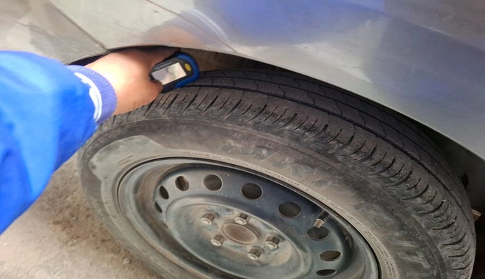 2022 Maruti Ertiga VXI CNG, Petrol, Manual, 85,159 km, tyre