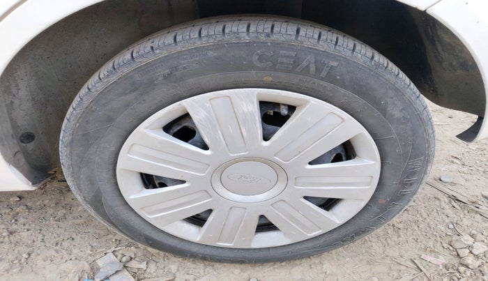 2012 Ford Figo ZXI 1.2 PETROL, Petrol, Manual, 74,064 km, tyre