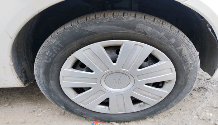 2012 Ford Figo ZXI 1.2 PETROL, Petrol, Manual, 74,064 km, tyre