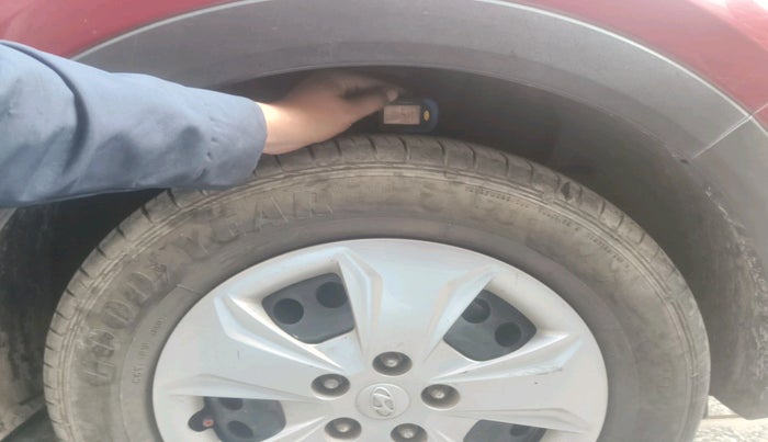 2017 Hyundai Creta E PLUS 1.6 PETROL, Petrol, Manual, 44,707 km, tyre