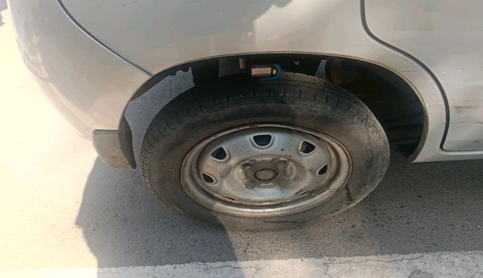 2013 Maruti Zen Estilo LXI CNG, Petrol, Manual, 1,06,843 km, tyre