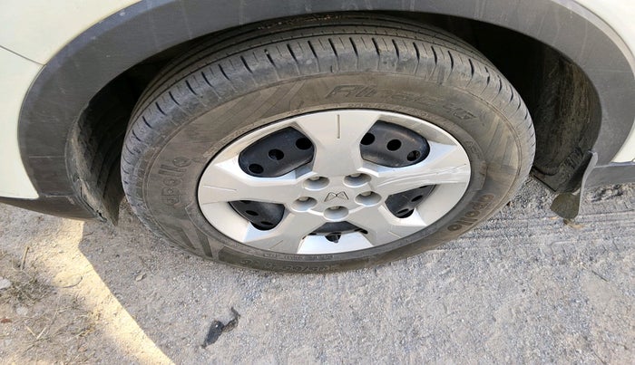 2023 Mahindra XUV300 W6 1.2 PETROL, Petrol, Manual, 21,110 km, tyre