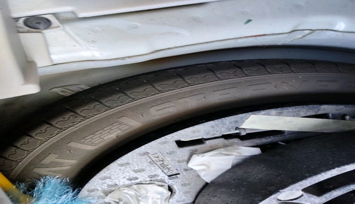 2023 Mahindra XUV300 W6 1.2 PETROL, Petrol, Manual, 21,110 km, tyre