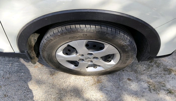 2023 Mahindra XUV300 W6 1.2 PETROL, Petrol, Manual, 21,110 km, tyre