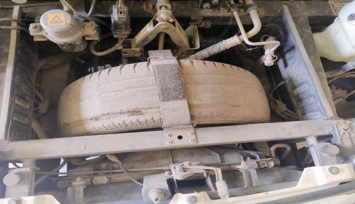 2017 Mahindra E20 Plus P6, Electric, Automatic, 51,477 km, tyre