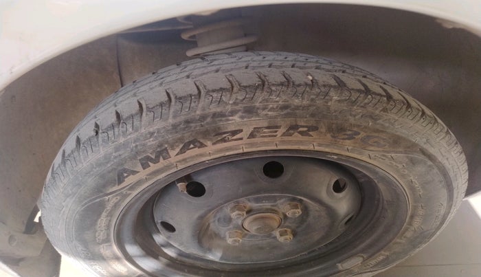 2017 Mahindra E20 Plus P6, Electric, Automatic, 51,477 km, tyre