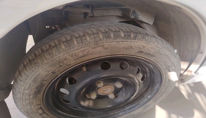 2017 Mahindra E20 Plus P6, Electric, Automatic, 51,477 km, tyre