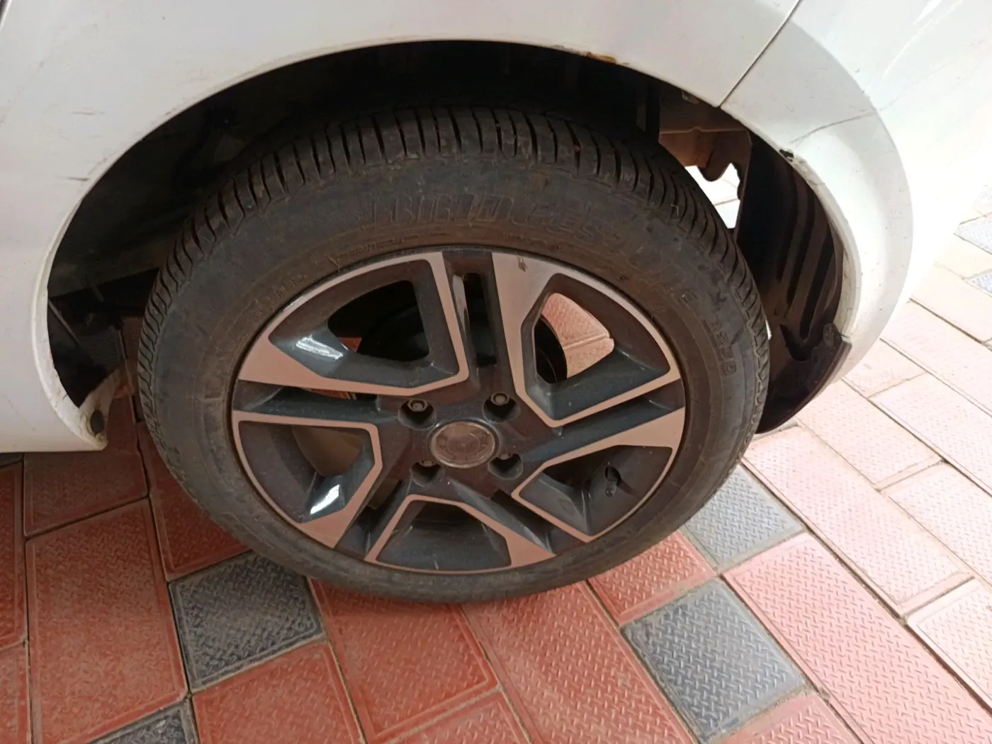 2023 Tata Tiago XZ PLUS PETROL, Petrol, Manual, 11,694 km, tyre