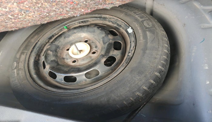 2012 Ford Figo ZXI 1.4 DIESEL, Diesel, Manual, 1,36,485 km, tyre