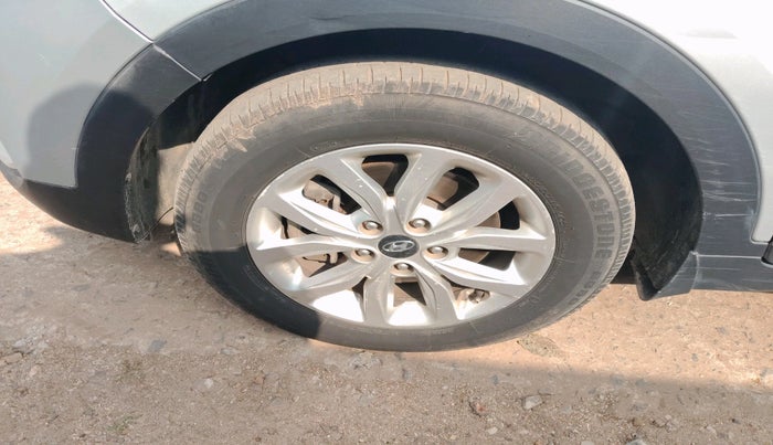 2018 Hyundai Creta SX 1.6 DIESEL, Diesel, Manual, 1,08,724 km, tyre