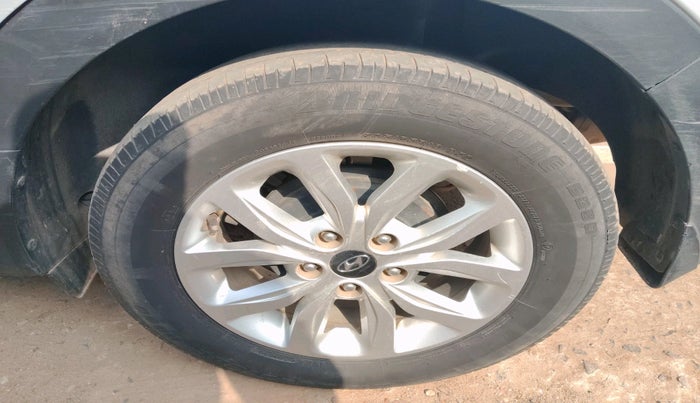 2018 Hyundai Creta SX 1.6 DIESEL, Diesel, Manual, 1,08,724 km, tyre