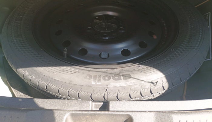 2022 Maruti Grand Vitara SIGMA SMART HYBRID, Petrol, Manual, 16,947 km, tyre