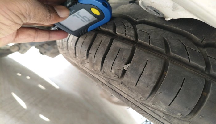 2022 Toyota Innova Crysta 2.4 GX AT 7 STR, Diesel, Automatic, 54,326 km, tyre