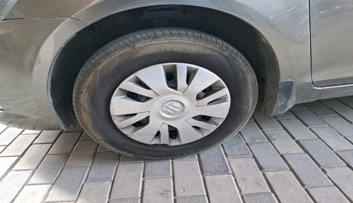 2015 Maruti Swift Dzire VXI, Petrol, Manual, 40,334 km, tyre