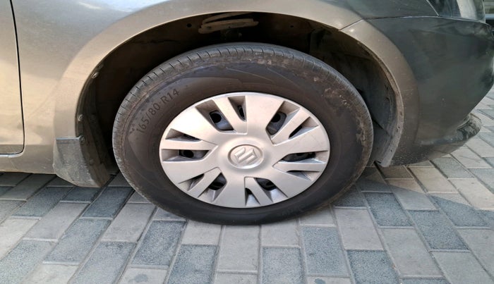 2015 Maruti Swift Dzire VXI, Petrol, Manual, 40,334 km, tyre