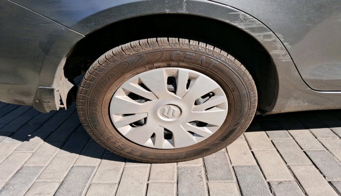 2015 Maruti Swift Dzire VXI, Petrol, Manual, 40,334 km, tyre