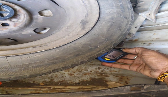 2011 Hyundai Santro Xing GL PLUS, Petrol, Manual, 1,39,813 km, tyre