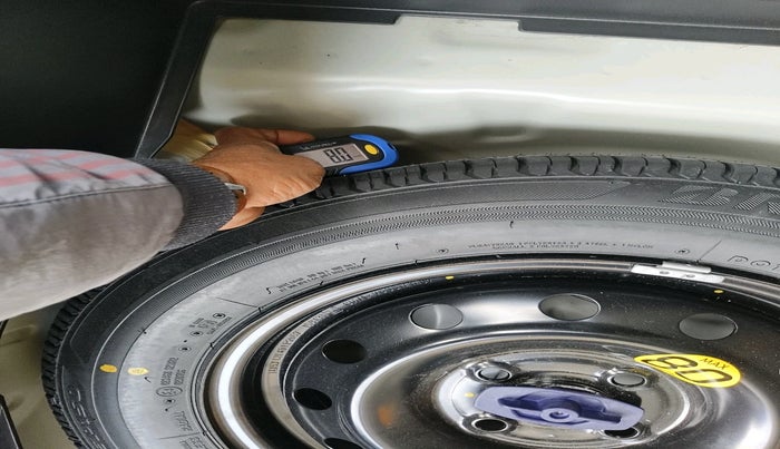 2023 Maruti Swift ZXI, Petrol, Manual, 11,144 km, tyre