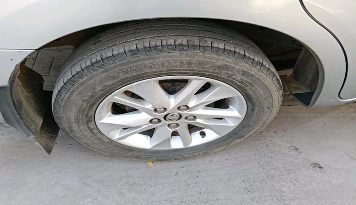 2018 Toyota Innova Crysta 2.4 VX 8 STR, Diesel, Manual, 89,486 km, tyre