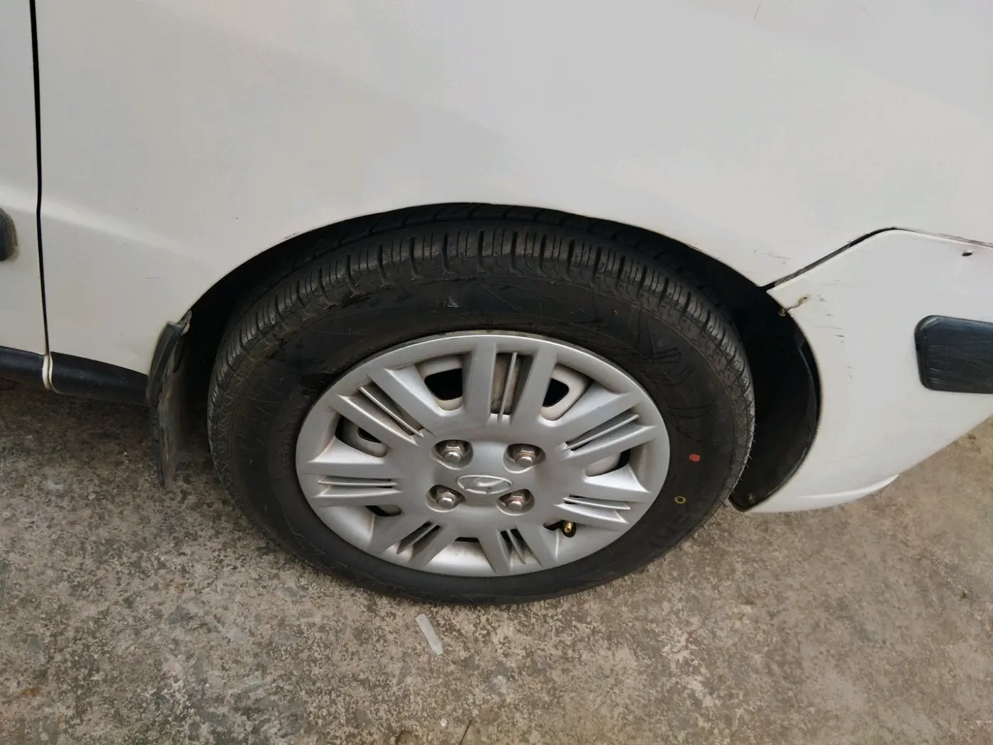 2012 Hyundai Santro Xing GL PLUS, CNG, Manual, 85,609 km, tyre
