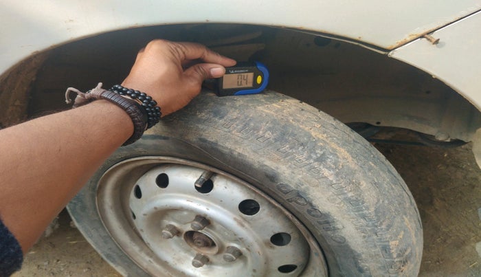 2011 Maruti Wagon R 1.0 LXI, Petrol, Manual, 66,298 km, tyre