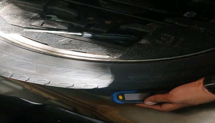 2012 Hyundai New Elantra 1.6 SX AT DIESEL, Diesel, Automatic, 1,45,714 km, tyre