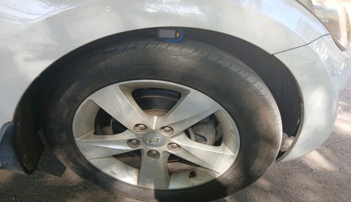 2012 Hyundai New Elantra 1.6 SX AT DIESEL, Diesel, Automatic, 1,45,714 km, tyre